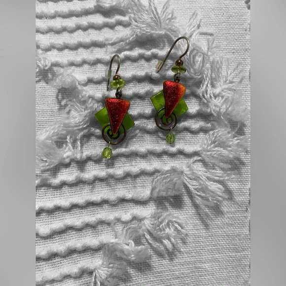 Green and red dichroic glass earrings - Picture 4 of 4